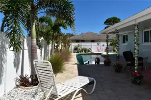 1046 Royal Rd, Venice, FL 34293 - Photo 43