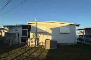 216 Outer Dr E, Venice, FL 34285 - Photo 5