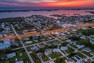 2810 9th St, Englewood, FL 34224 - Photo 35