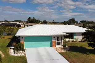 1339 Cambridge Dr, Venice, FL 34293 - Photo 1