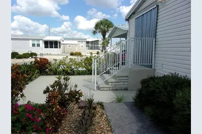 807 Bogie, Venice, FL 34285 - Photo 3