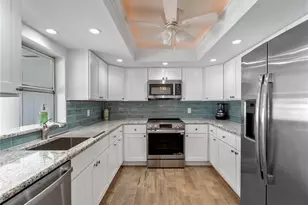 52 Circlewood Dr, Venice, FL 34293 - Photo 3