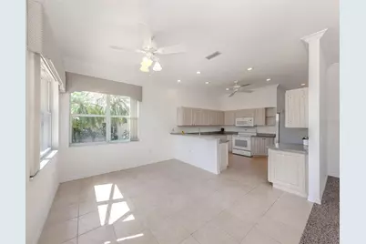 656 Silk Oak Drive, Venice, FL 34293 - Photo 5