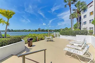 1640 Stickney Point Rd, Sarasota, FL 34231 - Photo 49