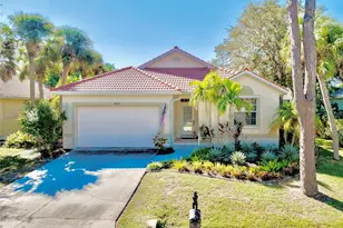 405 Tortuga Dr, Nokomis, FL 34275 - Photo 1