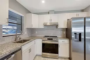 1716 Lakeside Dr, Venice, FL 34293 - Photo 5