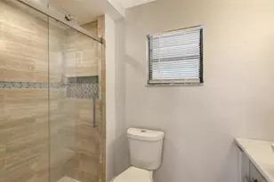 1716 Lakeside Dr, Venice, FL 34293 - Photo 13