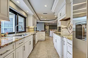 107 Free Ct SE, Port Charlotte, FL 33952 - Photo 5