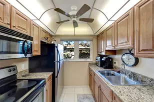 649 Tamiami Trail S, Venice, FL 34285 - Photo 15