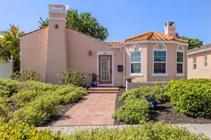 321 Pedro St, Venice, FL 34285 - Photo 1