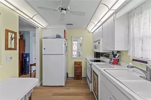 626 Circlewood Dr, Venice, FL 34293 - Photo 9