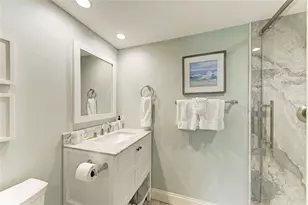 5125 Gulf of Mexico Dr, Longboat Key, FL 34228 - Photo 23