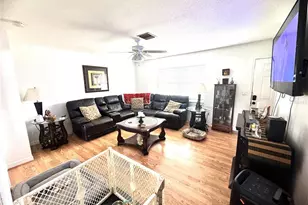 707 E Baffin Dr, Venice, FL 34293 - Photo 5