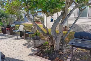 858 S Green Cir, Venice, FL 34285 - Photo 37