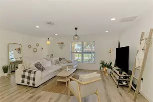 4321 Shamrock Dr, Venice, FL 34293 - Photo 5