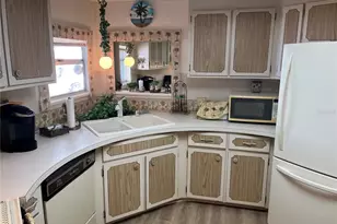 518 Cervina Dr N, Venice, FL 34285 - Photo 29