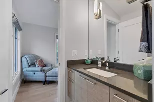 709 Eagle Point Dr, Venice, FL 34285 - Photo 31