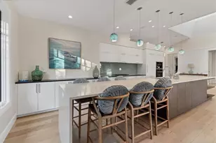 709 Eagle Point Dr, Venice, FL 34285 - Photo 17