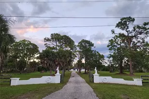 900 Crestwood Rd, Englewood, FL 34223 - Photo 23