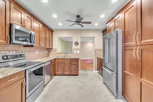 720 Myrtle Ave, Venice, FL 34285 - Photo 7