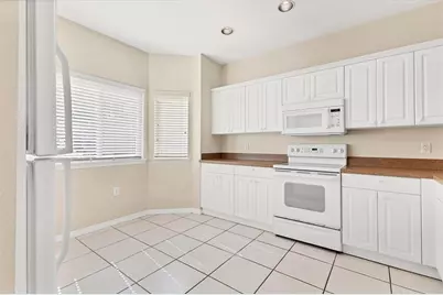 3921 Mediterranea Circle #212, Sarasota, FL 34233 - Photo 9