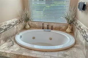 302 Lansbrook Dr, Venice, FL 34292 - Photo 29