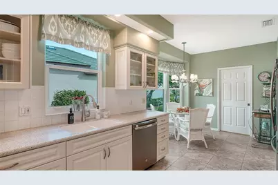 302 Lansbrook Drive, Venice, FL 34292 - Photo 17