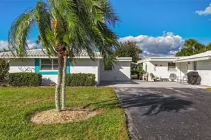 1523 Lakeside Dr, Venice, FL 34293 - Photo 3