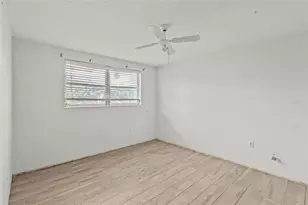 1523 Lakeside Dr, Venice, FL 34293 - Photo 11