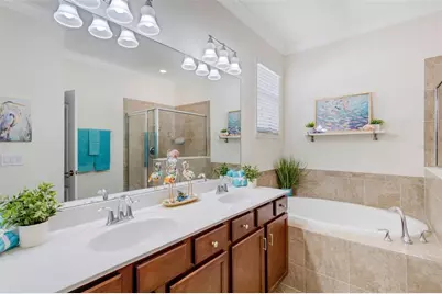 19317 Nearpoint Drive, Venice, FL 34292 - Photo 23