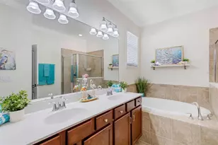 19317 Nearpoint Dr, Venice, FL 34292 - Photo 23