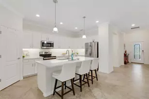 19317 Nearpoint Dr, Venice, FL 34292 - Photo 7