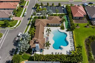 19317 Nearpoint Dr, Venice, FL 34292 - Photo 47