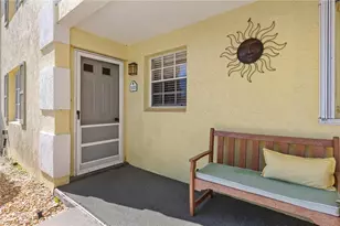 942 Capri Isles Blvd, Venice, FL 34292 - Photo 3