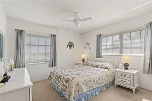 942 Capri Isles Blvd, Venice, FL 34292 - Photo 19