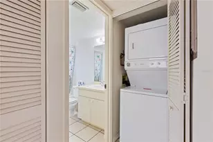 942 Capri Isles Blvd, Venice, FL 34292 - Photo 23