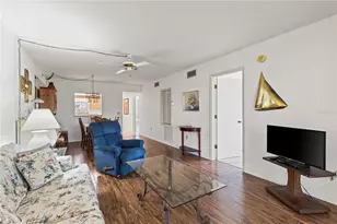 942 Capri Isles Blvd, Venice, FL 34292 - Photo 15