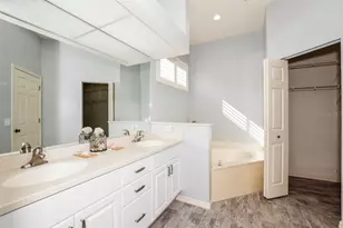 834 Montrose Dr, Venice, FL 34293 - Photo 19