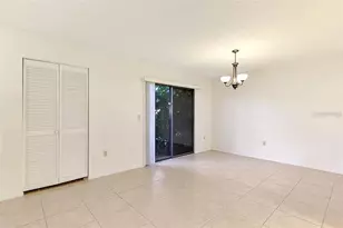 979 Sunridge Dr, Sarasota, FL 34234 - Photo 3