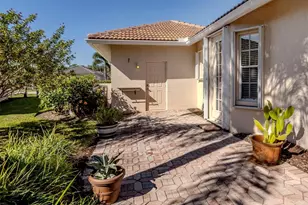 155 Grand Oak Cir, Venice, FL 34292 - Photo 13