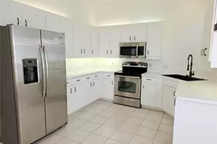 835 Chalmers Dr, Venice, FL 34293 - Photo 21