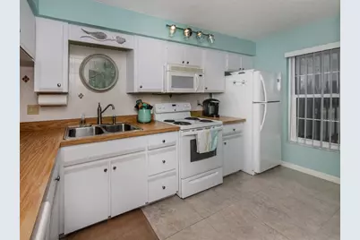 936 Capri Isles Boulevard #102, Venice, FL 34292 - Photo 15