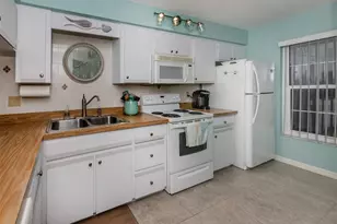 936 Capri Isles Blvd, Venice, FL 34292 - Photo 15