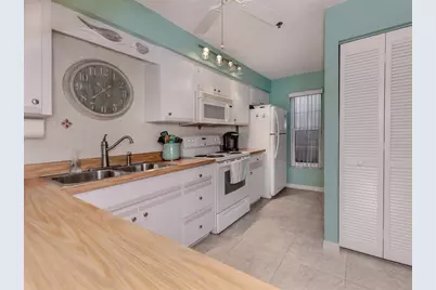 936 Capri Isles Boulevard #102, Venice, FL 34292 - Photo 13