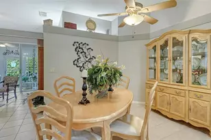 538 Catalina Isles Cir, Venice, FL 34292 - Photo 11