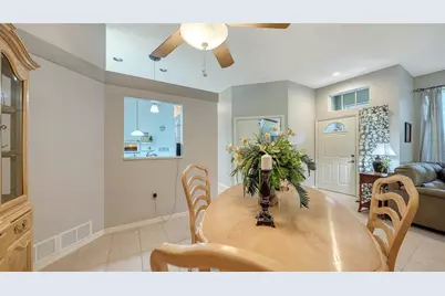 538 Catalina Isles Circle, Venice, FL 34292 - Photo 13