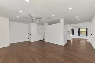 3774 Wake Ave, Sarasota, FL 34240 - Photo 9