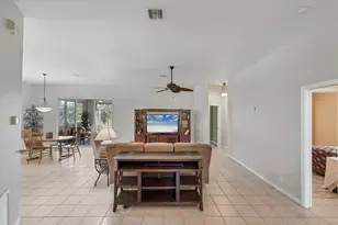 446 Pinewood Lake Dr, Venice, FL 34285 - Photo 7