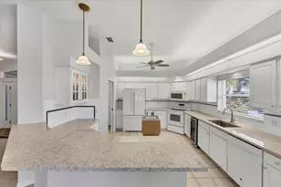 446 Pinewood Lake Dr, Venice, FL 34285 - Photo 27