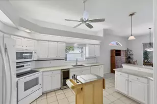 446 Pinewood Lake Dr, Venice, FL 34285 - Photo 29